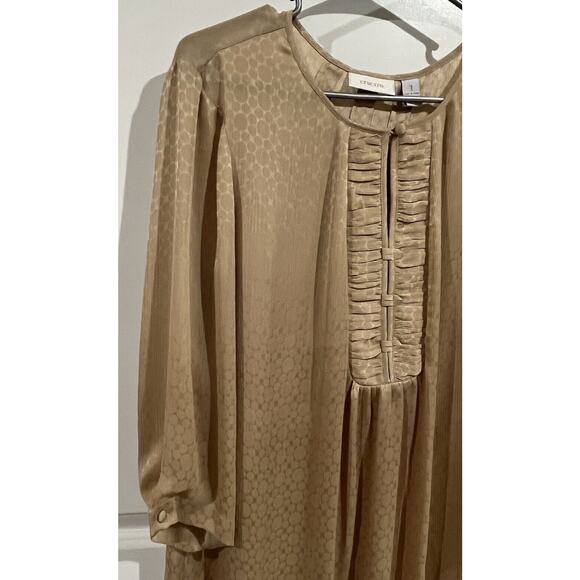 Chicos Size 1 Gold Soft And Silky Pull Over Top, 3/4 Sleeves - Picture 4 of 5
